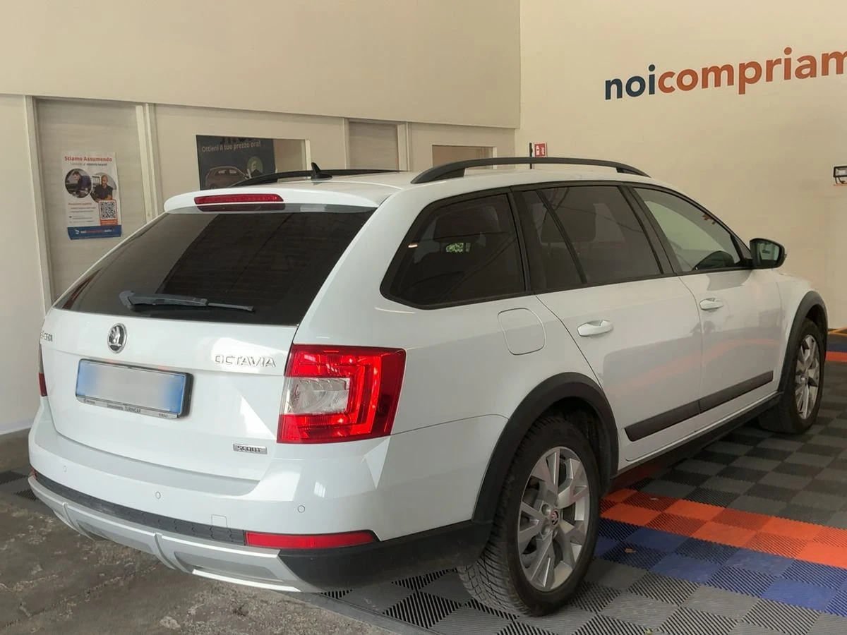 Skoda Octavia 2.0 TDI Scout 4x4, снимка 3 - Автомобили и джипове - 55623542