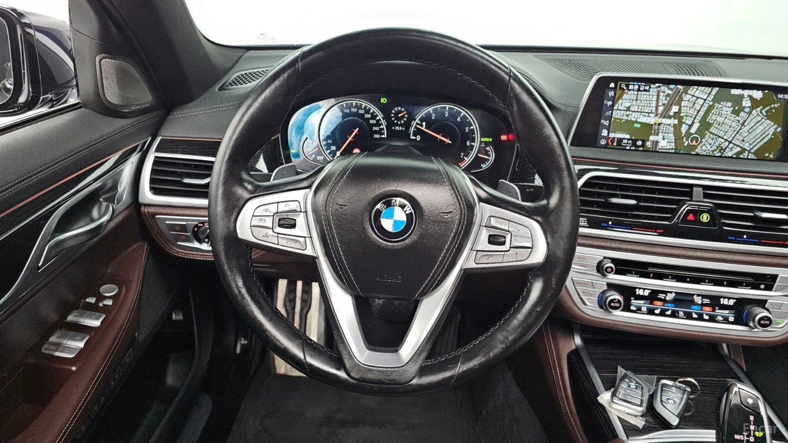 BMW 740 Li xDrive* 360* HUD* HARMAN* МАСАЖ* ОБДУХ* ТАБЛЕТ, снимка 4 - Автомобили и джипове - 55646295