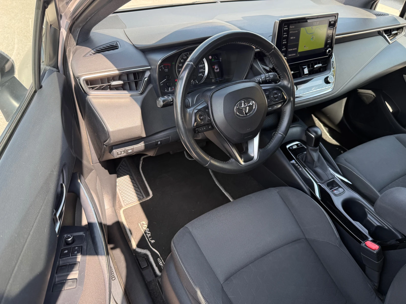 Toyota Corolla 1.8h  Active-cvt ! 100% РЕАЛНИ КИЛОМЕТРИ !, снимка 10 - Автомобили и джипове - 55654850