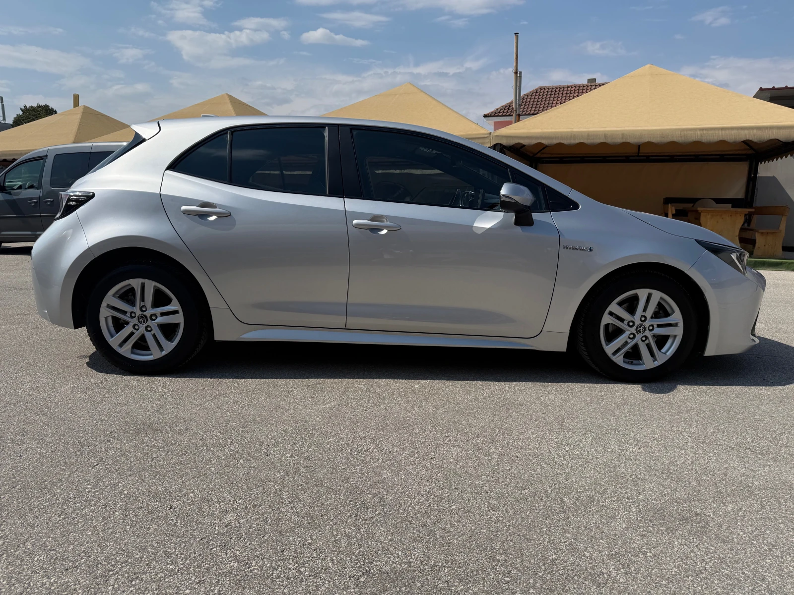Toyota Corolla 1.8h  Active-cvt ! 100% РЕАЛНИ КИЛОМЕТРИ !, снимка 4 - Автомобили и джипове - 55654850