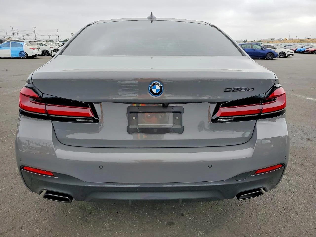 BMW 530E М* GESTURE* HARMON* DISTRONIC* SHADOW LINE* , снимка 4 - Автомобили и джипове - 56131659
