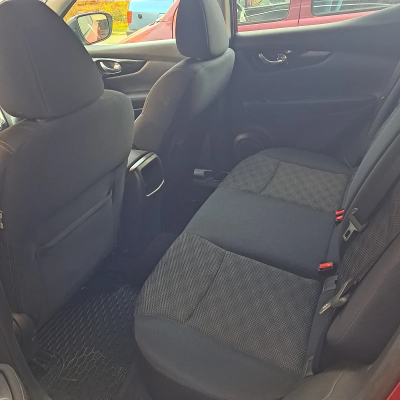 Nissan Qashqai 1.6 dci, снимка 5 - Автомобили и джипове - 47034039