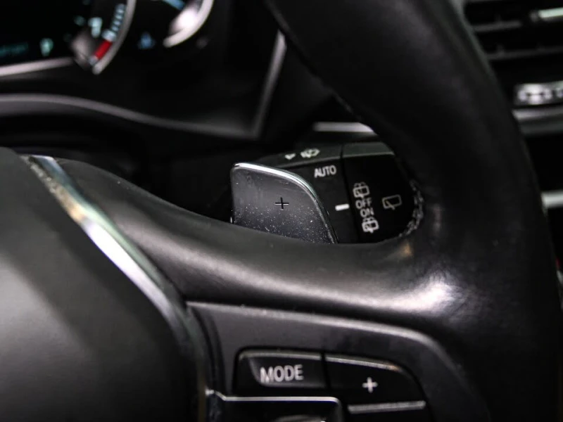 BMW X3 ПАМЕТ* ПОДГРЕВИ* КАМЕРА* ПЕРА НА ВОЛАНА, снимка 11 - Автомобили и джипове - 52581421