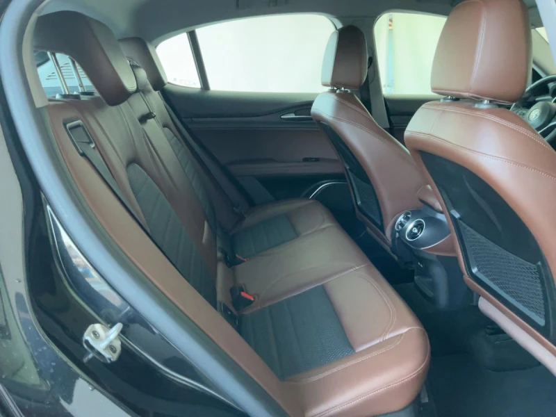 Alfa Romeo Stelvio 2.2 JTDM Executive 2WD, снимка 9 - Автомобили и джипове - 53522676