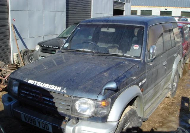 Mitsubishi Pajero 2.5 i 2.8TDI, снимка 10 - Автомобили и джипове - 46834270