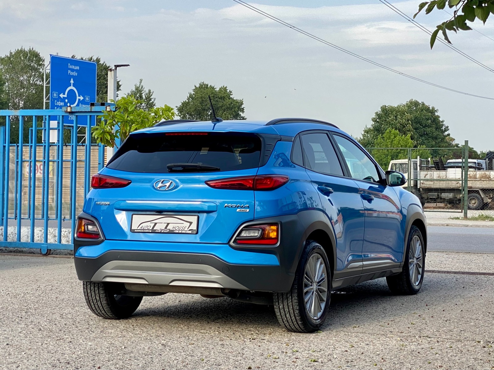 Hyundai Kona Premium* 1.6TGDI* 4x4* КАТО НОВА! - изображение 2