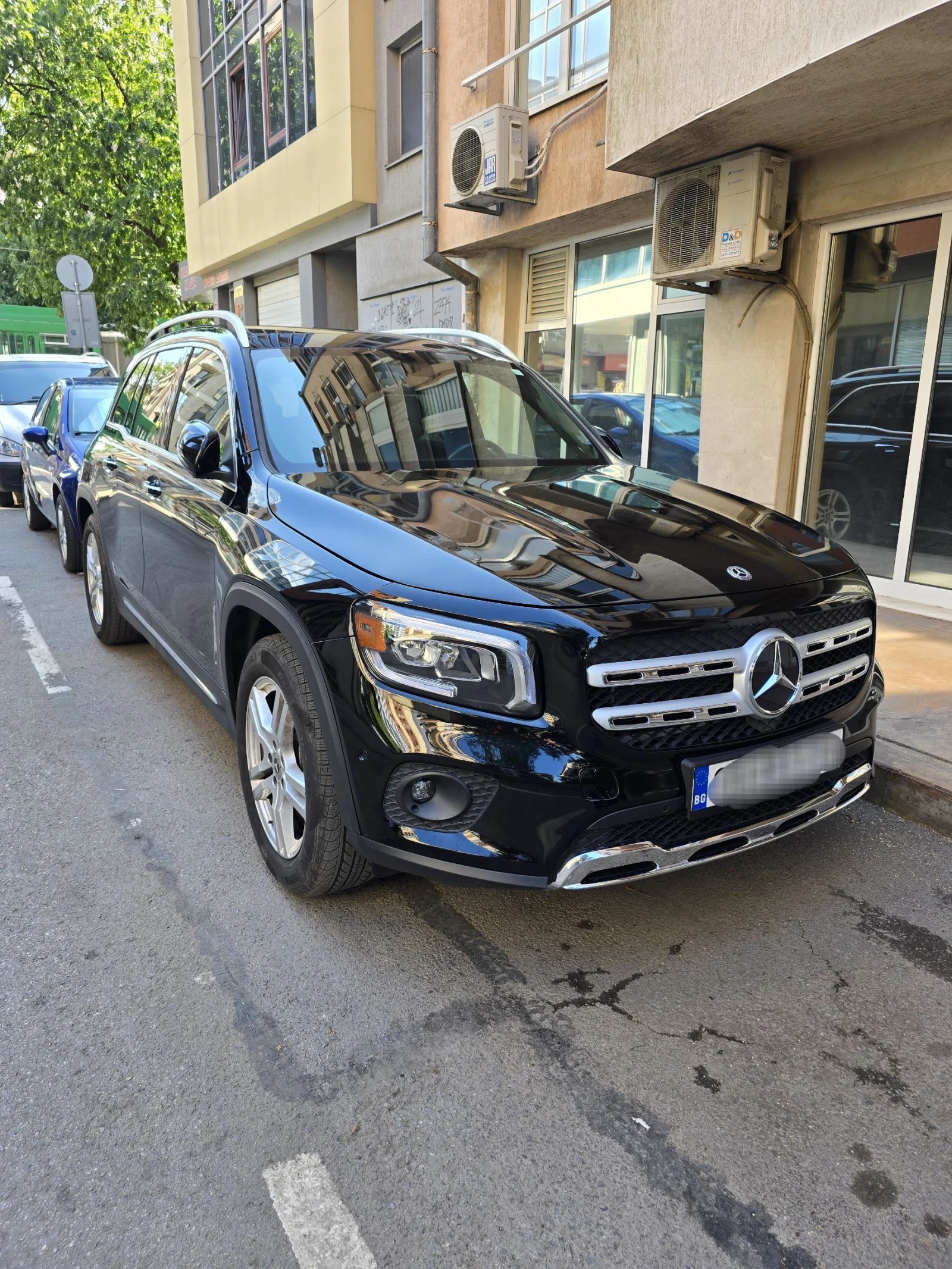 Mercedes-Benz GLB 250 4MATIC - изображение 2