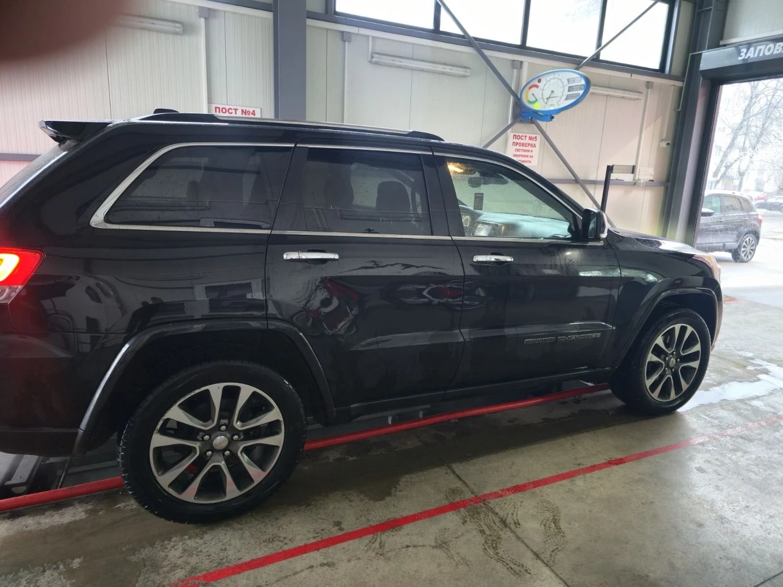 Jeep Grand cherokee 3.0 OVERLAND - изображение 3