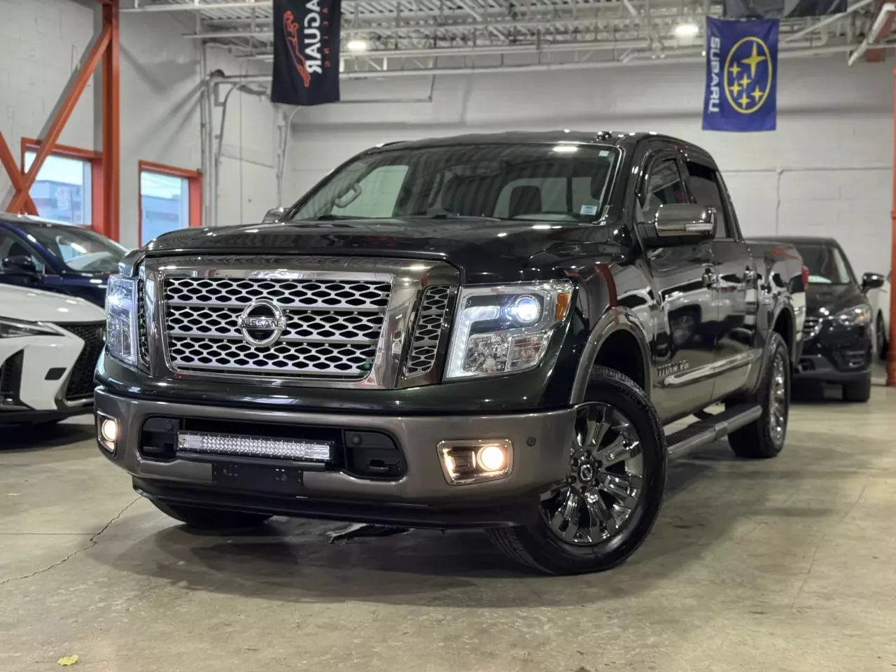 Nissan Titan crew cab 2019| PLATINUM| V8| 360| CARPLAY| 