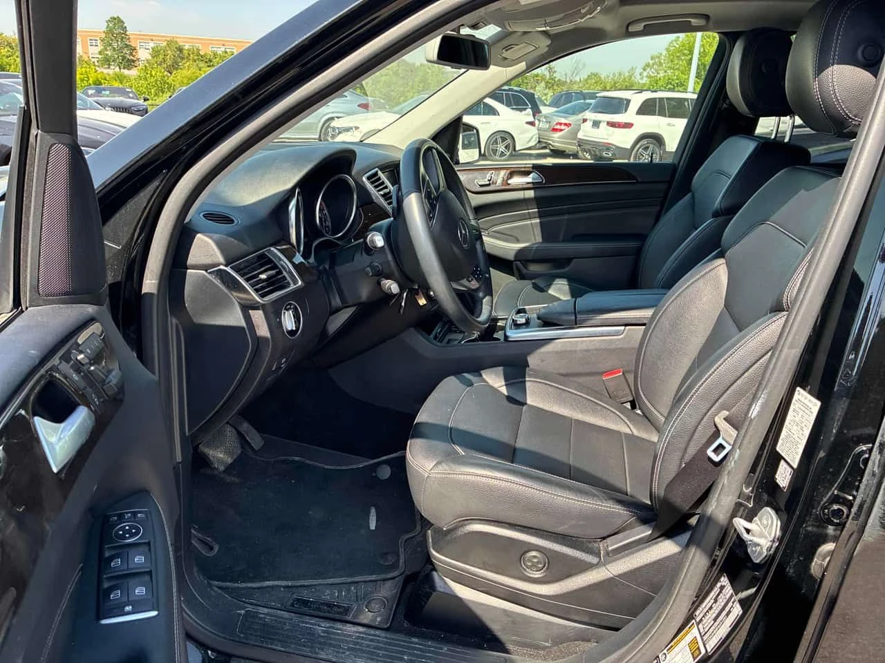 Mercedes-Benz ML 350 * CARFAX * 2 КЛЮЧА * ПАНО * КЛИП НА МОТОРА, снимка 5 - Автомобили и джипове - 54870362