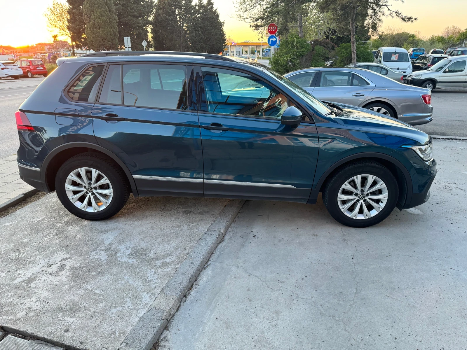 VW Tiguan 2.0 tdi 150 кс., снимка 8 - Автомобили и джипове - 54882190