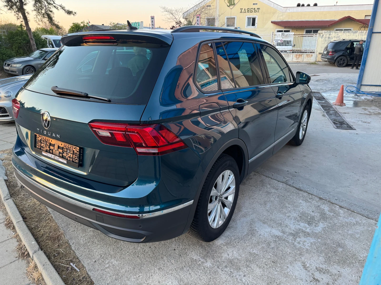 VW Tiguan 2.0 tdi 150 кс., снимка 7 - Автомобили и джипове - 54882190
