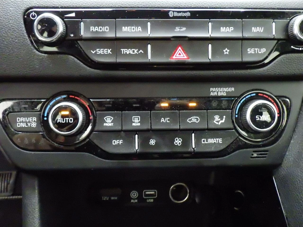 Kia Niro 65 kWh ExecutiveLine, снимка 11 - Автомобили и джипове - 55458877