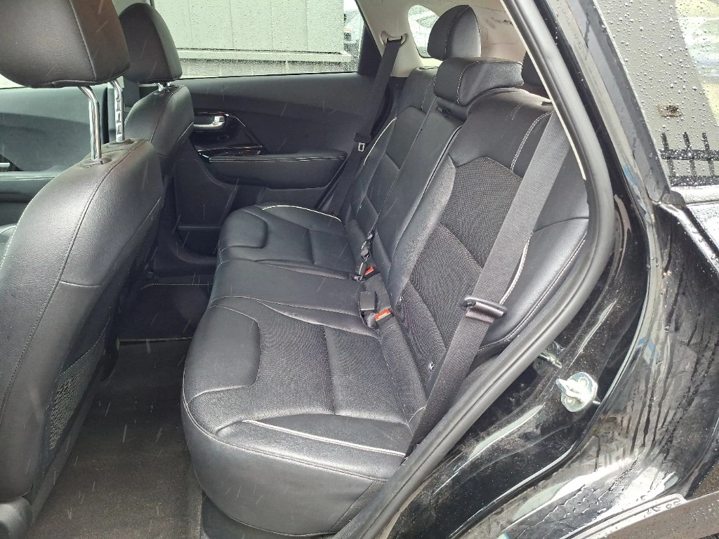 Kia Niro 65 kWh ExecutiveLine, снимка 9 - Автомобили и джипове - 55458877