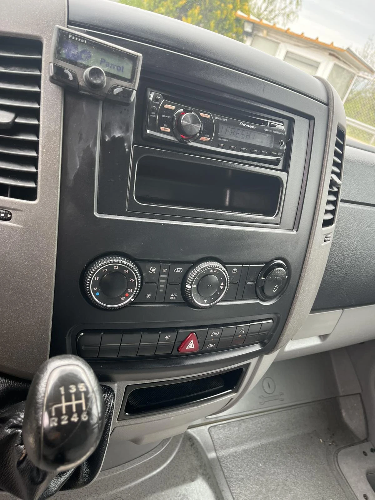 VW Crafter �����, �����, ����� �������� 136�.�. | Mobile.bg � ����������� 8