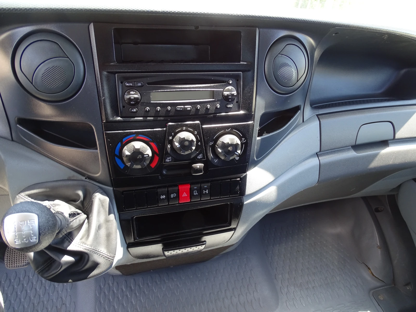 Iveco 35c18 3.0HPI  КАТ. * Б* , снимка 17 - Бусове и автобуси - 54819849