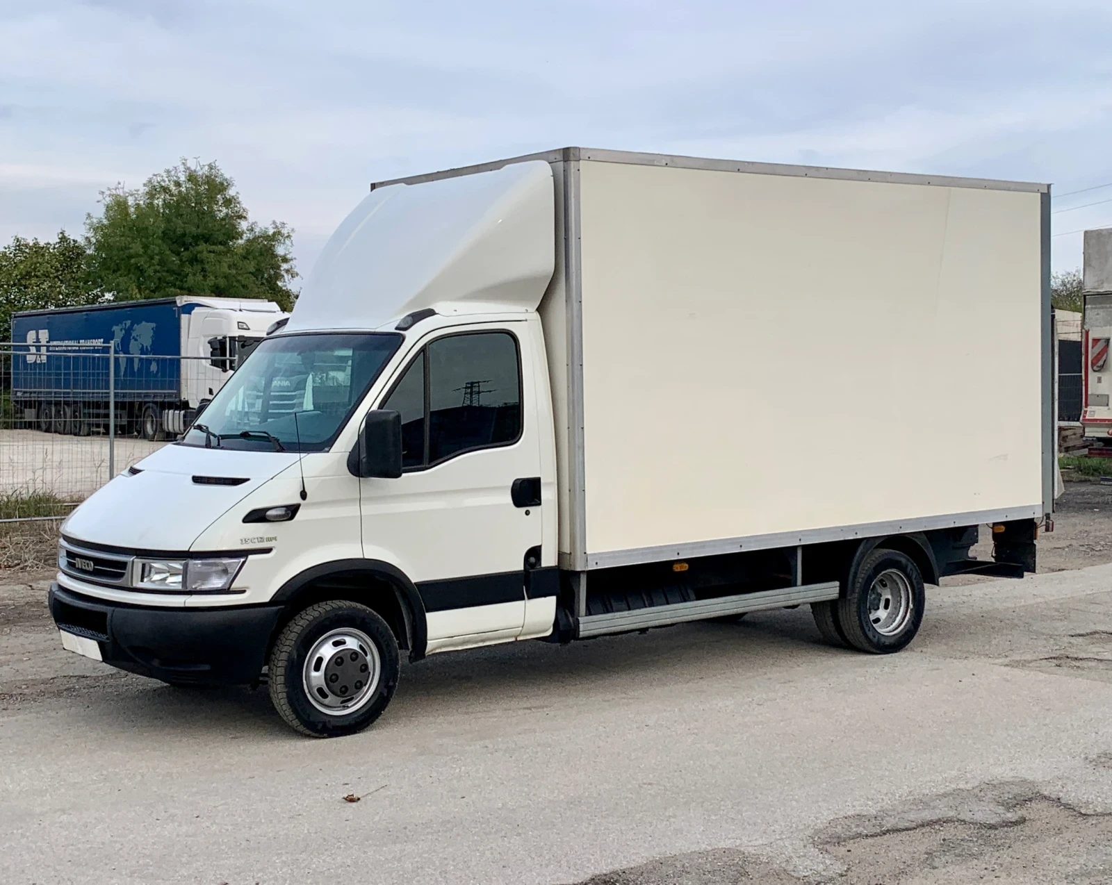 Iveco Daily Падащ Борд DHOLLANDIA* 4.20м Фургон* Реален пробег - изображение 3
