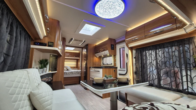 Каравана Fendt Diamant , снимка 7 - Каравани и кемпери - 52313850