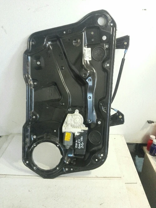 Ел.машинка стъкло предна лява Фолксваген Голф 4 2врати,стъклоповдигач