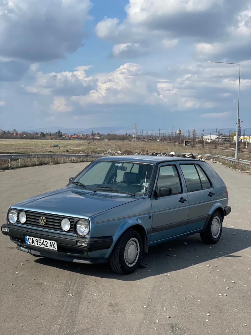 VW Golf 1.6, снимка 3 - Автомобили и джипове - 47374039