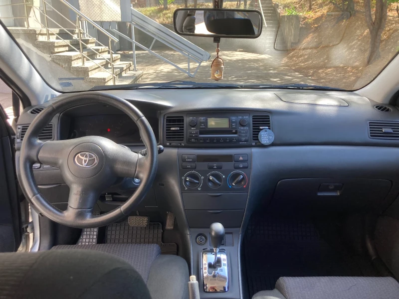 Toyota Corolla 1.4 D-4D, Automatic, снимка 11 - Автомобили и джипове - 47739777