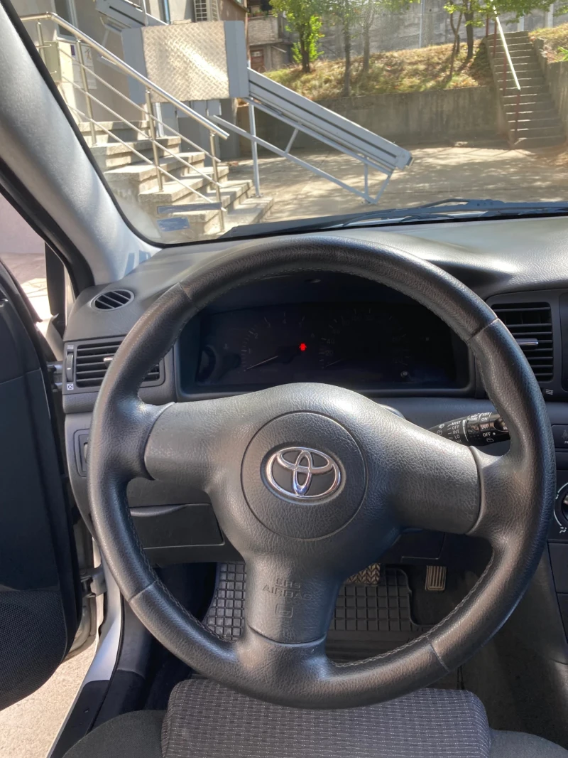 Toyota Corolla 1.4 D-4D, Automatic, снимка 14 - Автомобили и джипове - 47739777