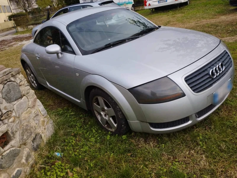 Audi Tt 1.8, снимка 1 - Автомобили и джипове - 48420230