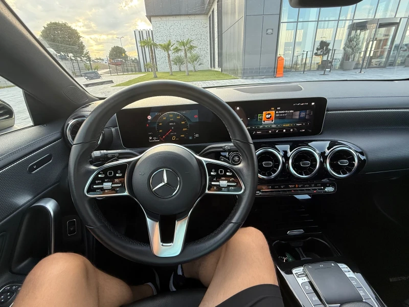 Mercedes-Benz CLA 200 MBUX Shooting Brake, снимка 8 - Автомобили и джипове - 52429146