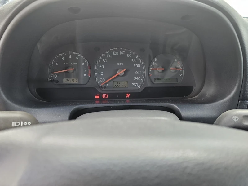 Volvo V40, снимка 12 - Автомобили и джипове - 51706965