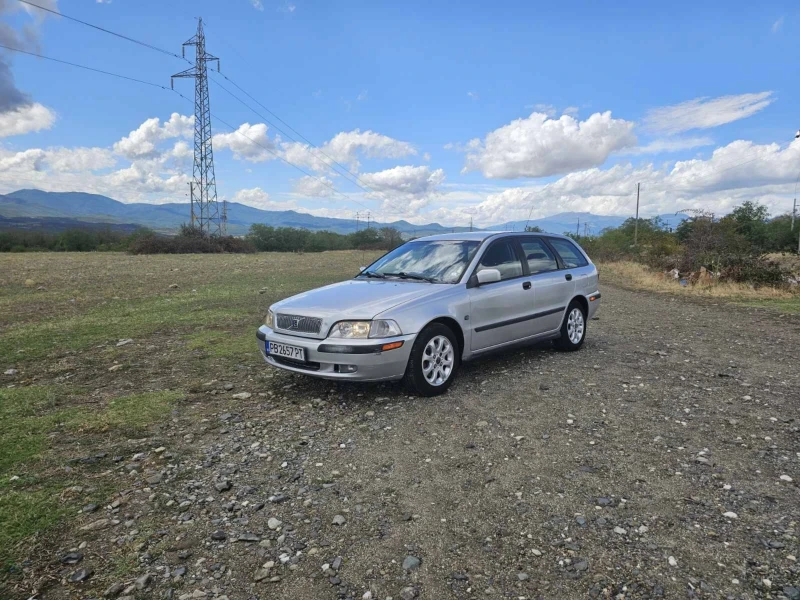 Volvo V40, снимка 10 - Автомобили и джипове - 51706965