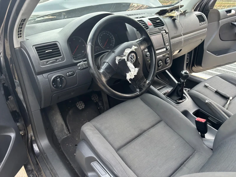 VW Golf 1.9 BKC, снимка 7 - Автомобили и джипове - 52575428