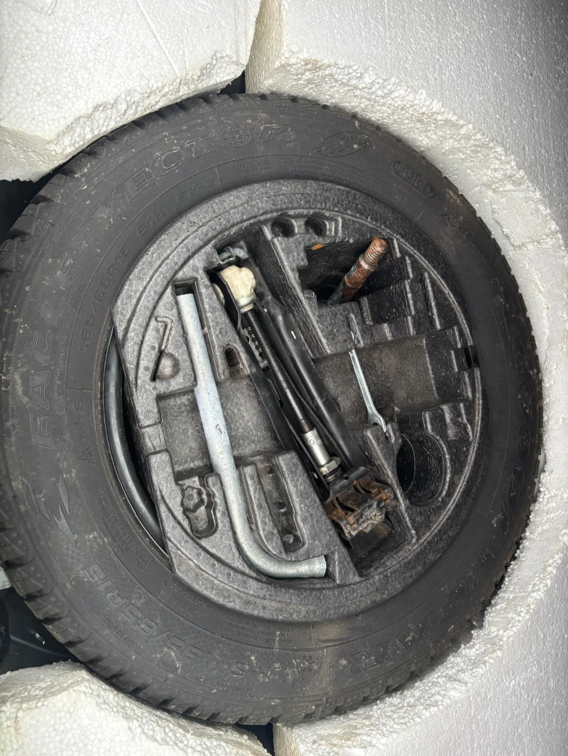 VW Golf 1.9 BKC, снимка 3 - Автомобили и джипове - 52575428