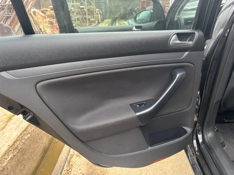 VW Golf 1.9 BKC, снимка 5 - Автомобили и джипове - 52575428