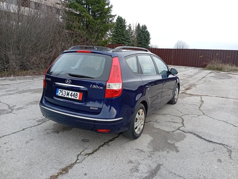 Hyundai I30 1.6 CRDI  CW, снимка 3 - Автомобили и джипове - 52680804