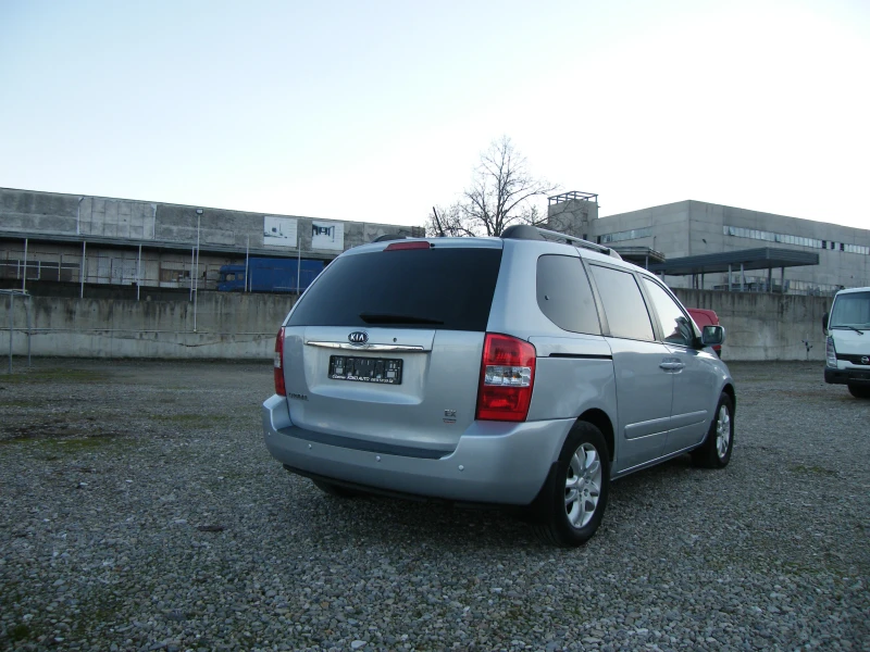 Kia Carnival 2.9CRDI, снимка 4 - Автомобили и джипове - 52770713