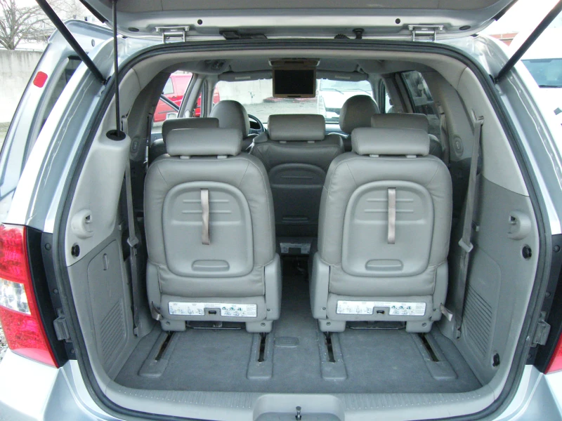 Kia Carnival 2.9CRDI, снимка 13 - Автомобили и джипове - 52770713