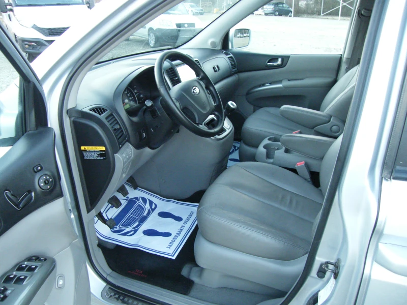 Kia Carnival 2.9CRDI, снимка 8 - Автомобили и джипове - 52770713