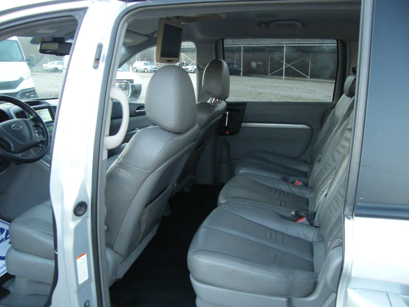 Kia Carnival 2.9CRDI, снимка 12 - Автомобили и джипове - 52770713
