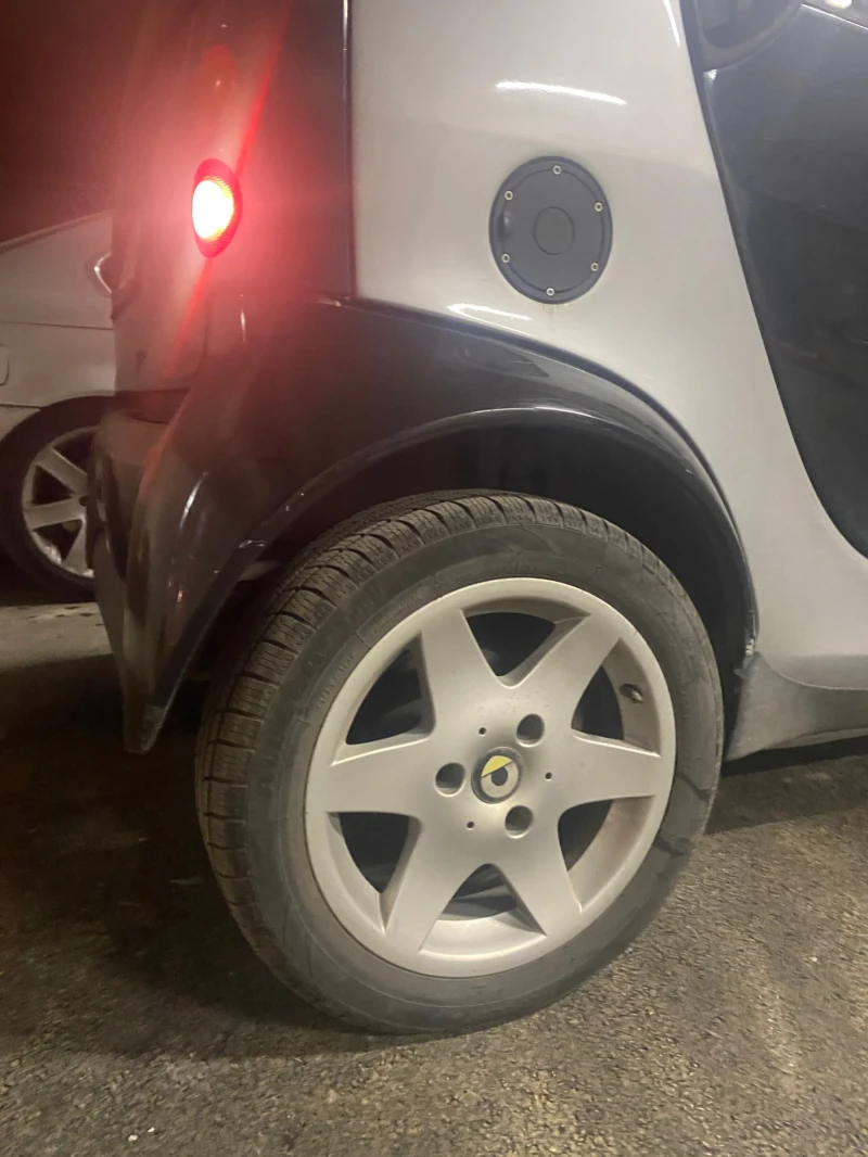 Smart Fortwo, снимка 9 - Автомобили и джипове - 52920933