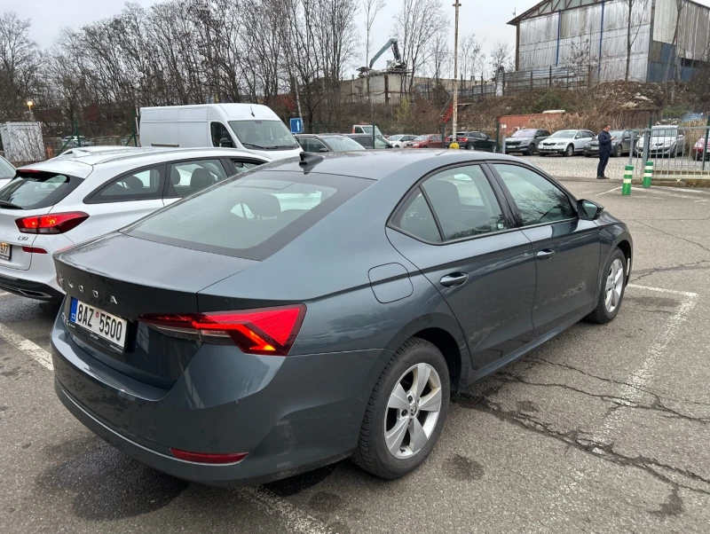 Skoda Octavia 2.0 TDI /Active / Sedan / ОЧАКВАН ВНОС, снимка 4 - Автомобили и джипове - 53407335