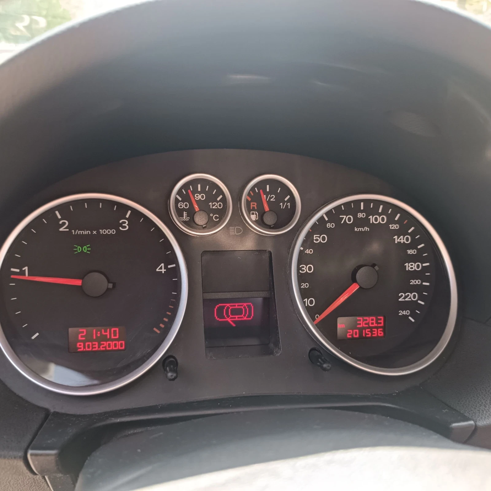 Audi A2 1.4 TDI | Mobile.bg   14