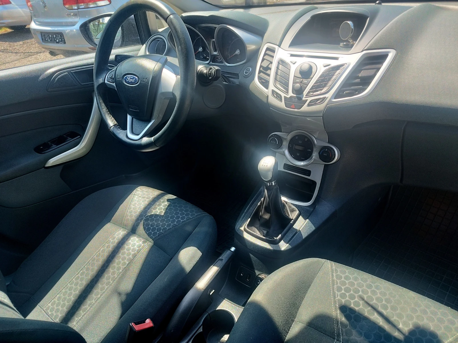 Ford Fiesta 1.6hdi-95кс - изображение 9