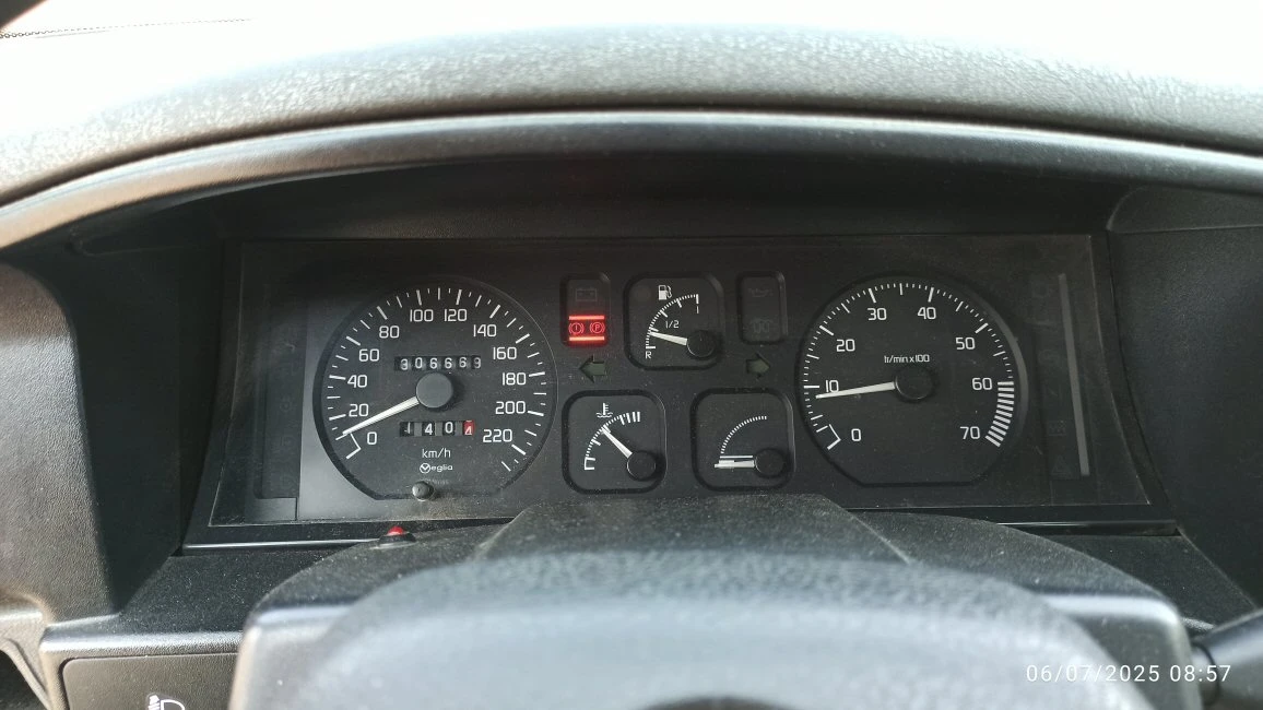 Renault 19 1.8, 73 к.с.  бензин / газ - изображение 10