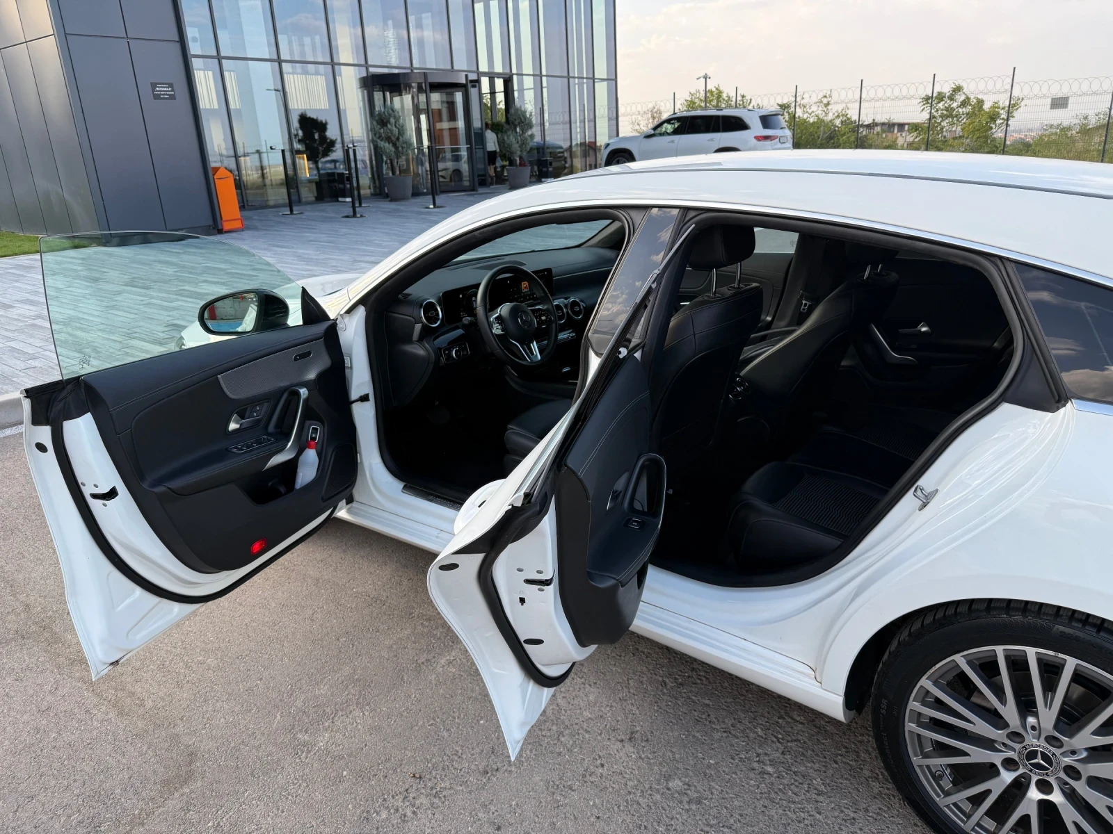 Mercedes-Benz CLA 200  - изображение 10