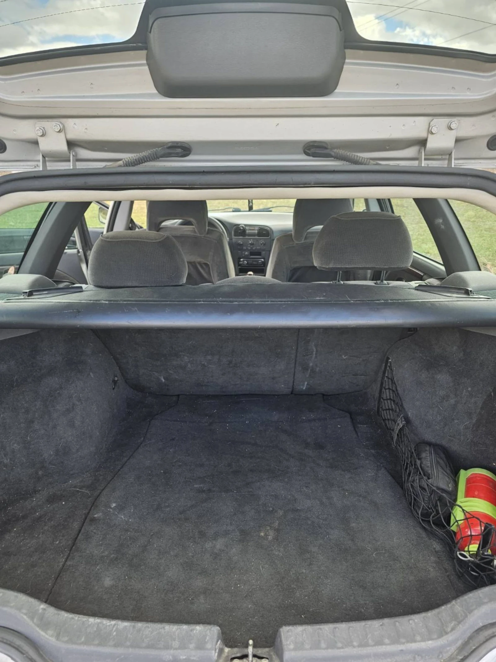 Volvo V40  - изображение 5