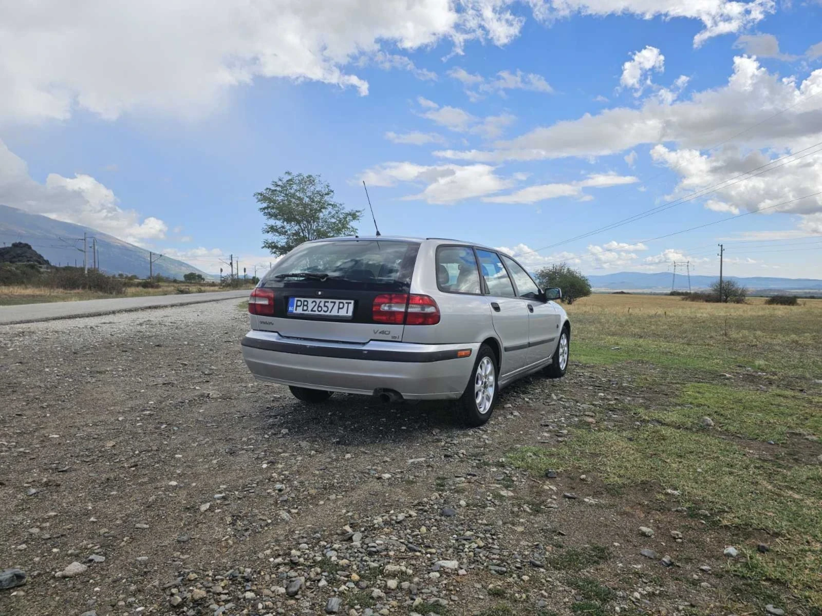 Volvo V40  - изображение 8