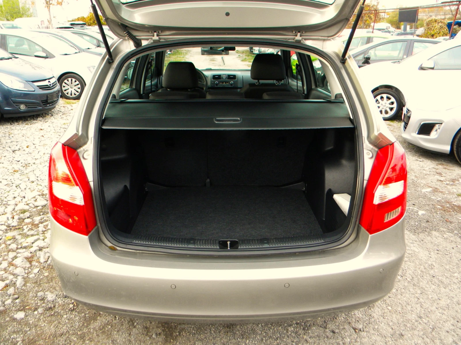 Skoda Fabia 1.6TDI-139000km*  A* EURO5A | Mobile.bg   8