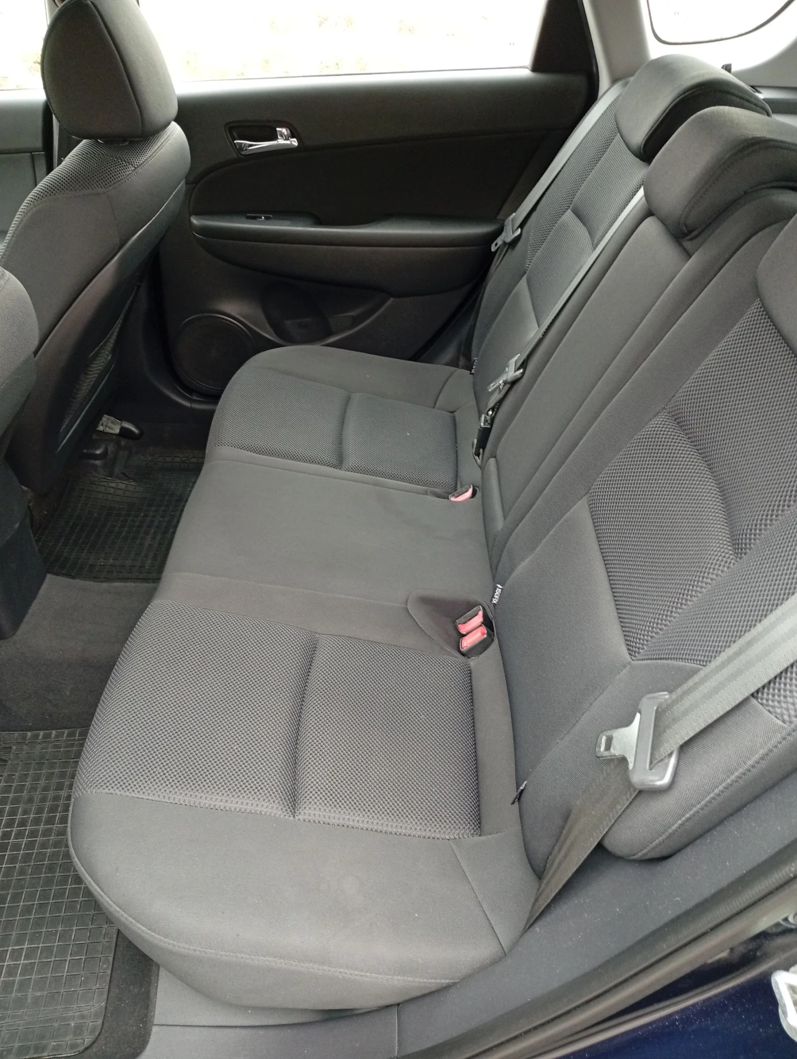 Hyundai I30 1.6 CRDI  CW - изображение 9