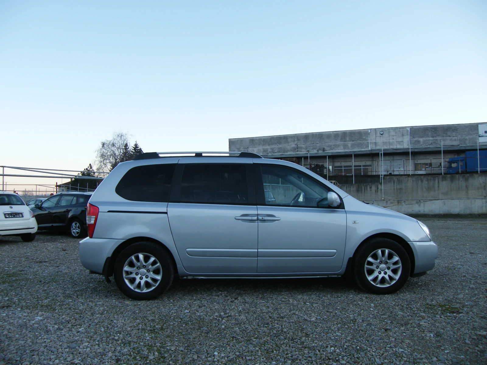 Kia Carnival 2.9CRDI - изображение 3