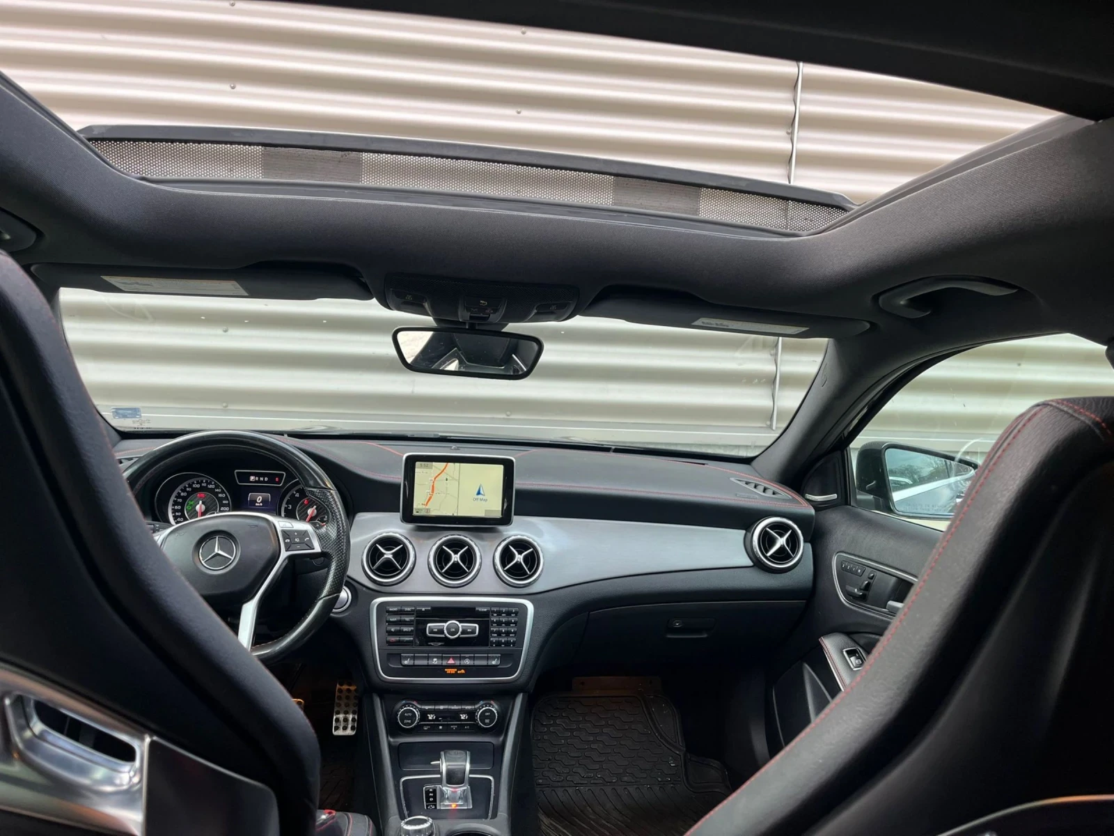 Mercedes-Benz A45 AMG  - изображение 7